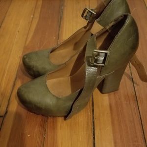 Kore-Ease green Mary Jane heels